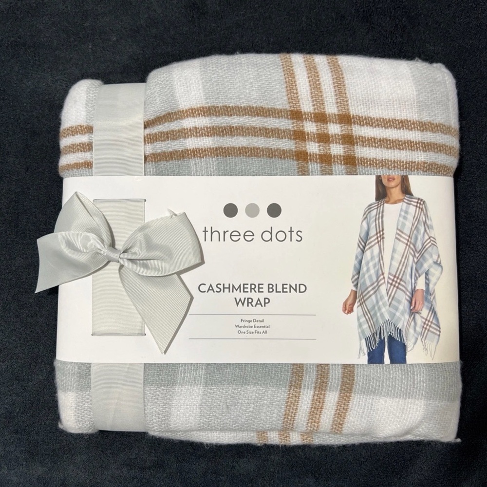 Three Dots Plaid Cashmere Blend Wrap in White and Tan